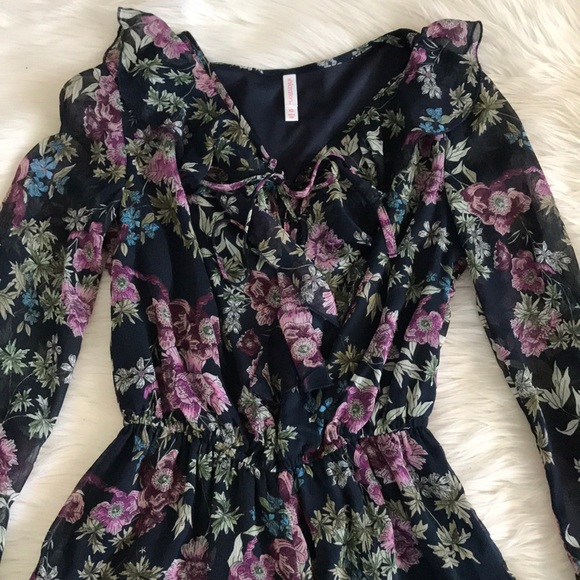 Xhilaration Pants - 💥30% OFF BUNDLES💥 HP  NWT Floral romper ❤️